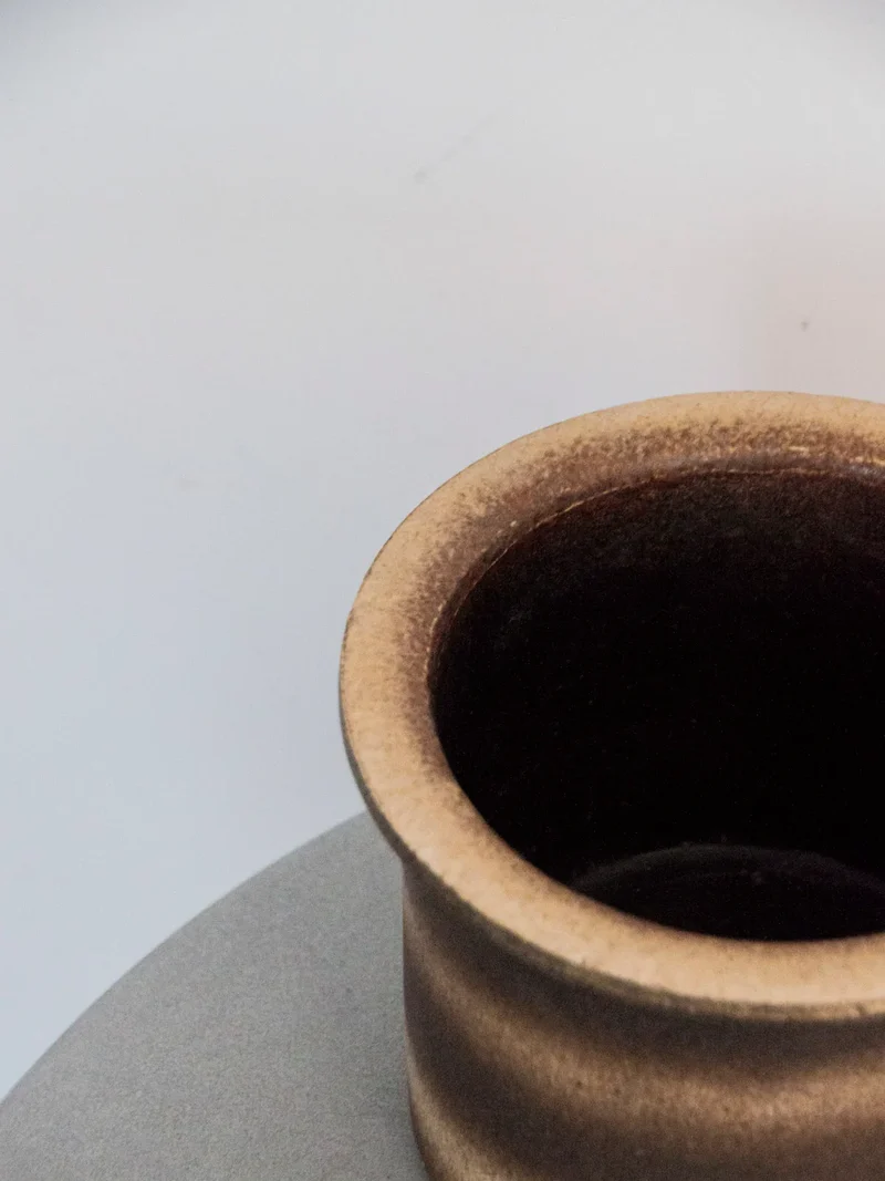 Ambroise, le cache-pot en terre chamotée N°868