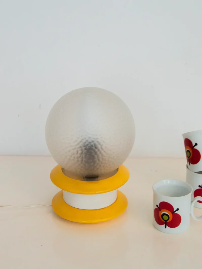 Julia, la lampe au globe texturé N°809