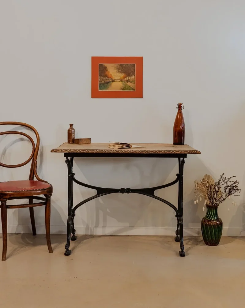 Francine, la table d'appoint en bois et métal noir N°861