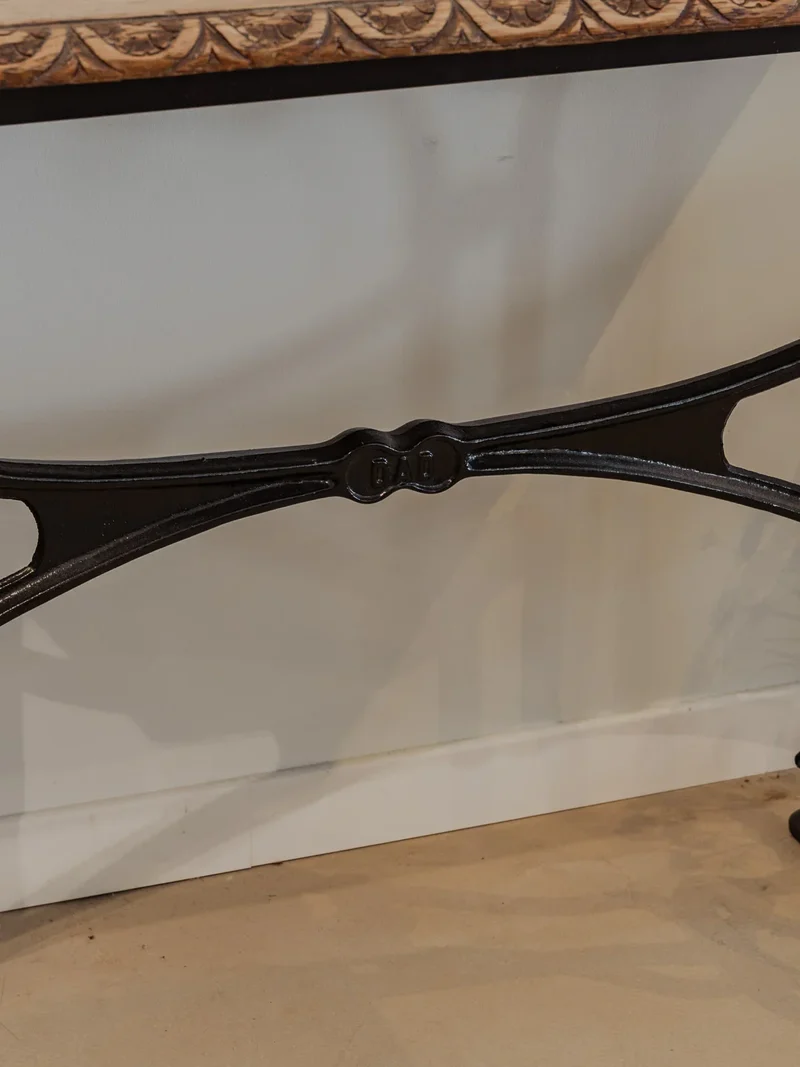 Francine, la table d'appoint en bois et métal noir N°861