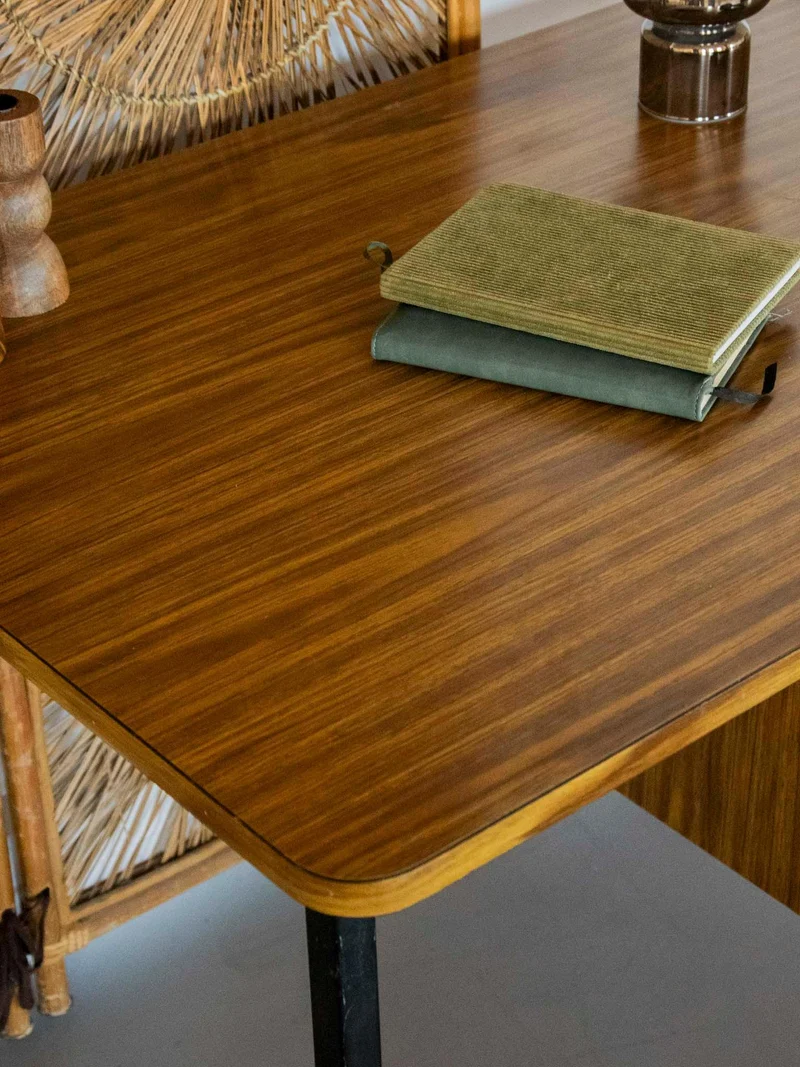 Yvan, le bureau graphique en formica N°524