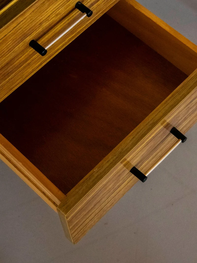 Yvan, le bureau graphique en formica N°524