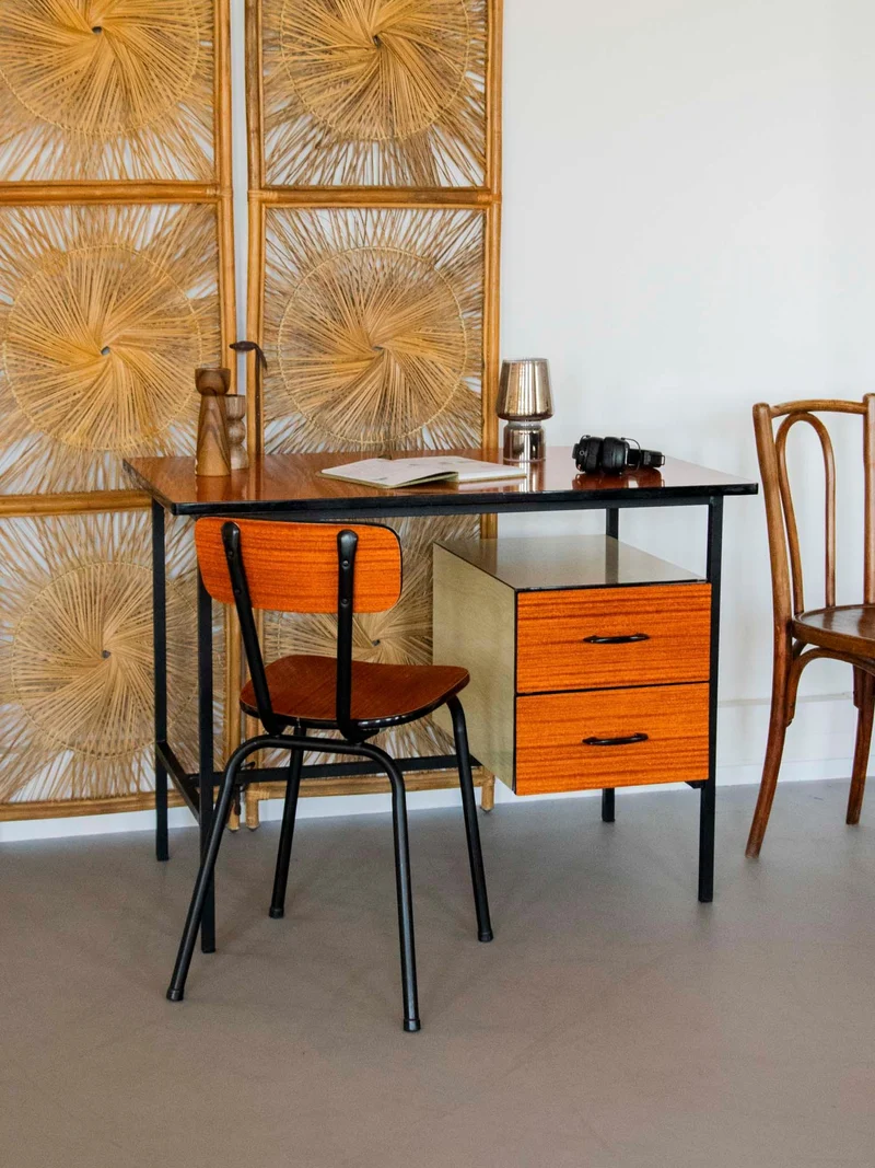 Yvan, le bureau rétro en formica N°522
