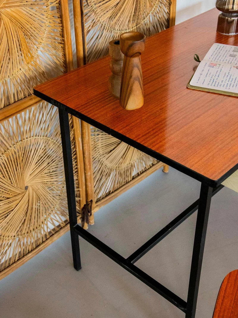 Yvan, le bureau rétro en formica N°522