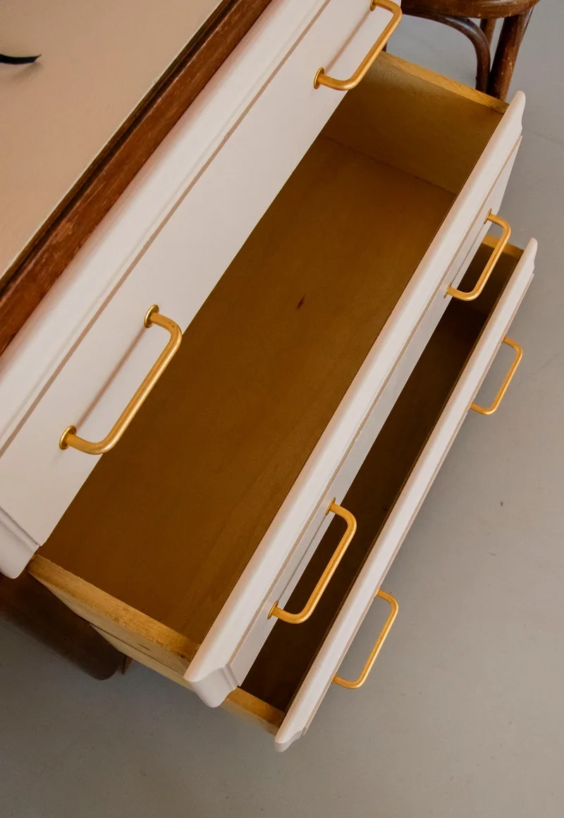 Garance, la commode à tiroirs peints N°577