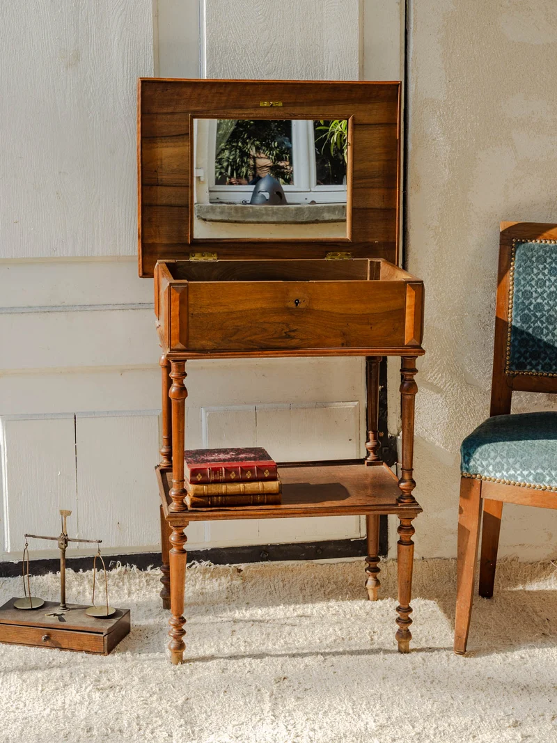 Francine, la table d'appoint vintage en bois N°838