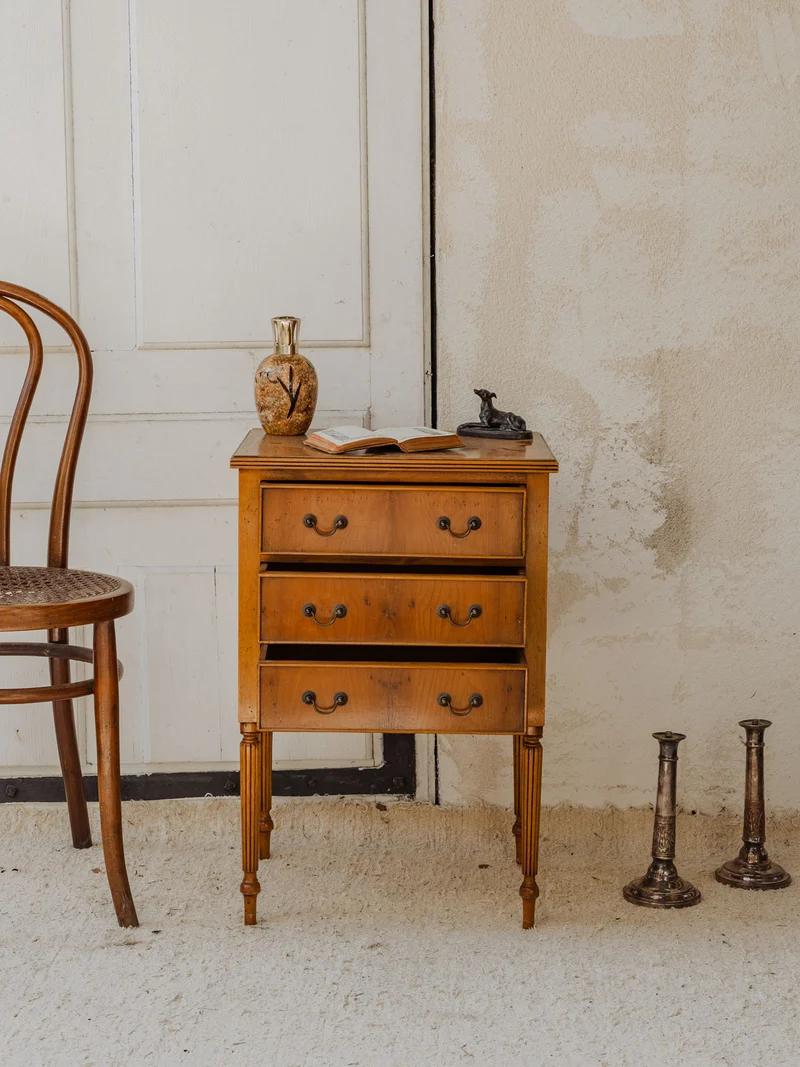 Odile, la table de chevet en bois N°1284