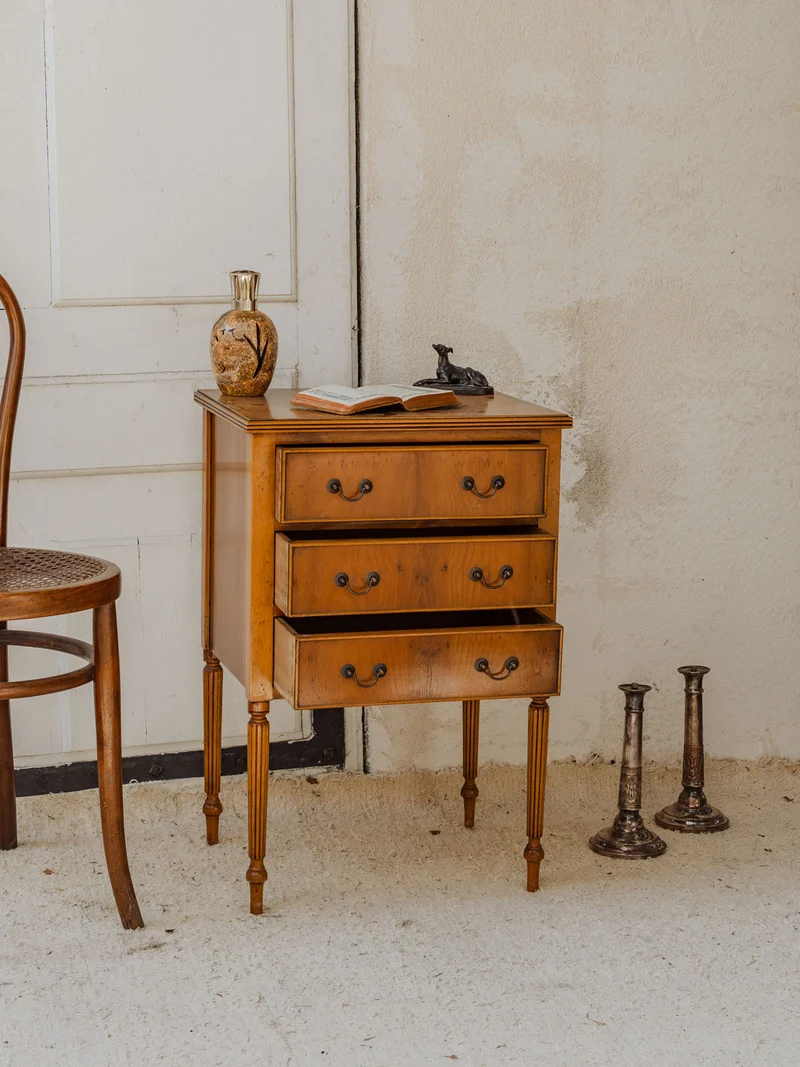 Odile, la table de chevet en bois N°1284