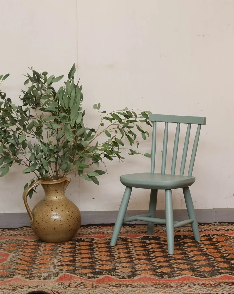 Ernestine, la chaise pour enfant vintage en bois N°325