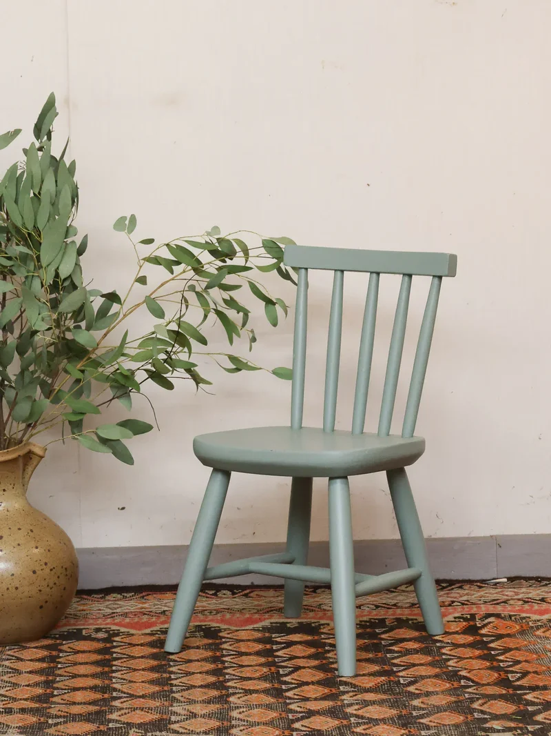 Ernestine, la chaise pour enfant vintage en bois N°325
