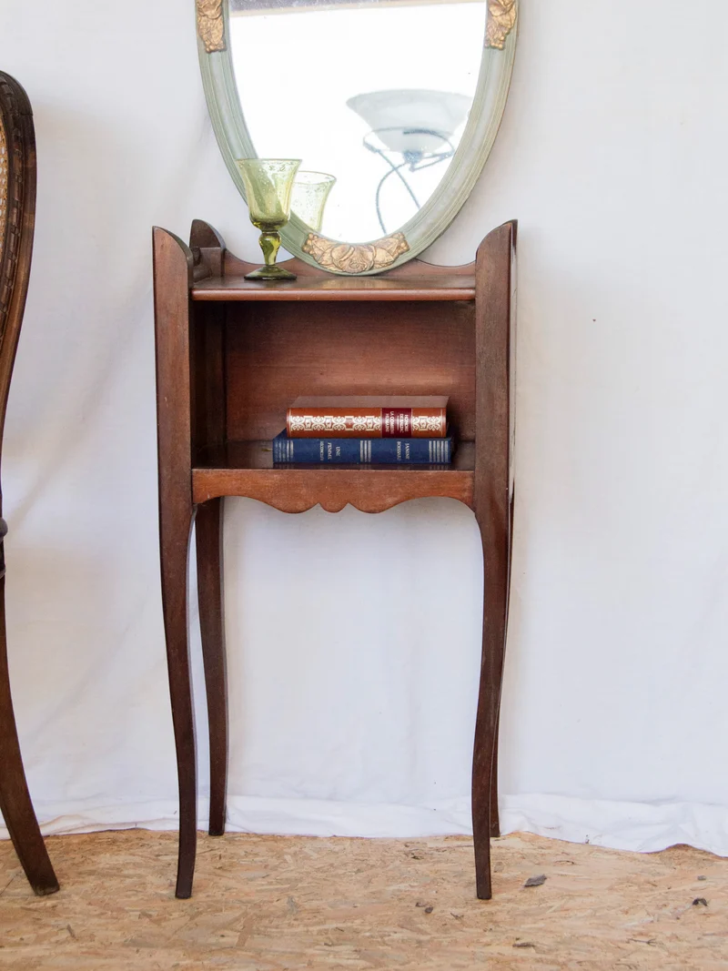 Francine, la table d'appoint en bois N°781