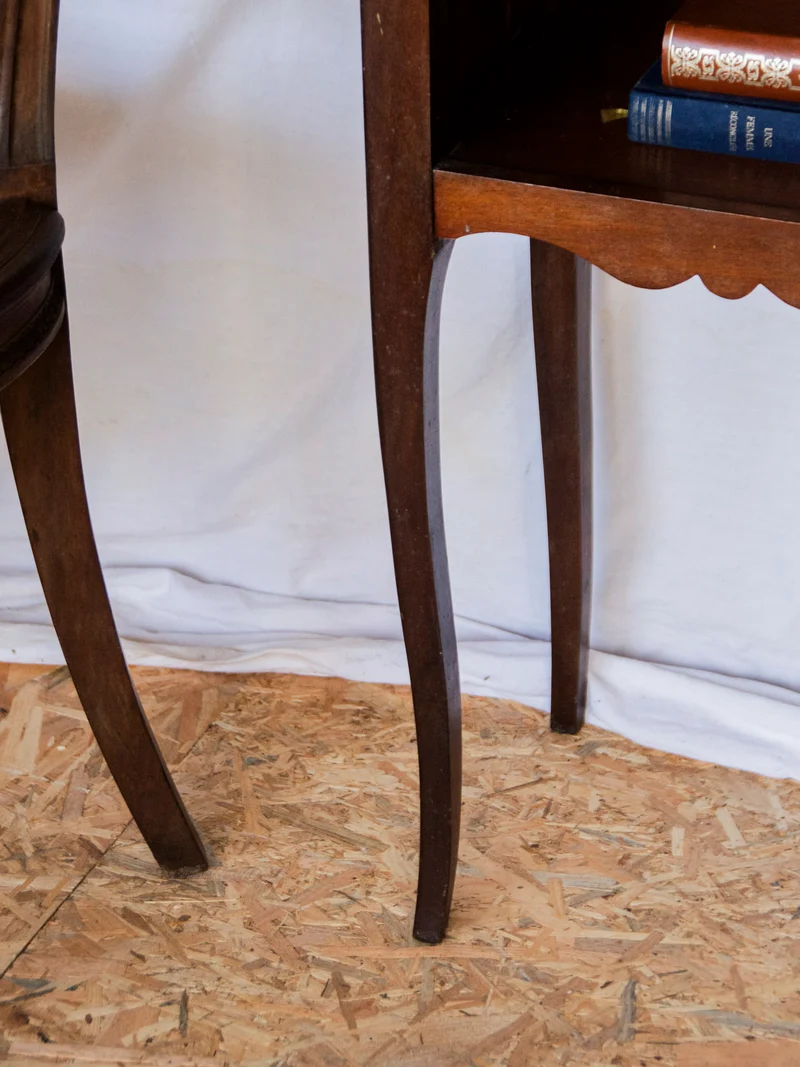 Francine, la table d'appoint en bois N°781