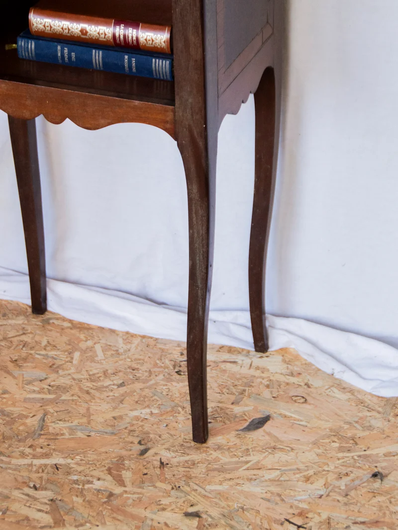 Francine, la table d'appoint en bois N°781