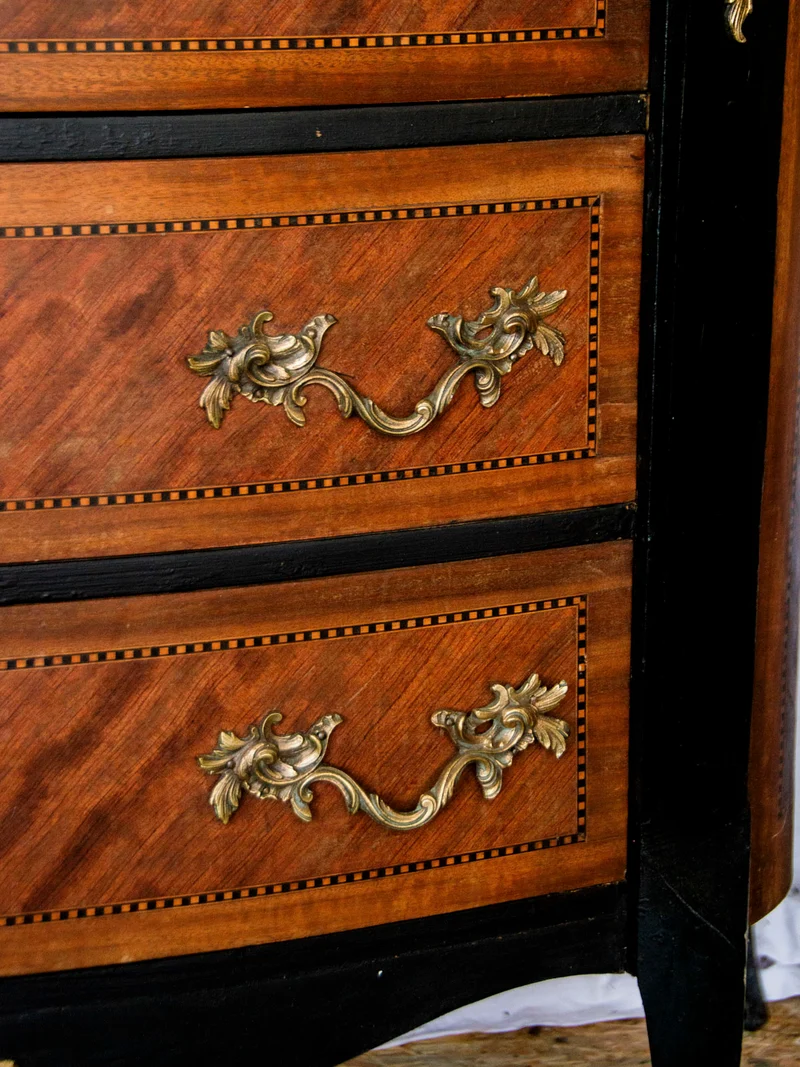 Garance, la commode en bois et bronze N°532