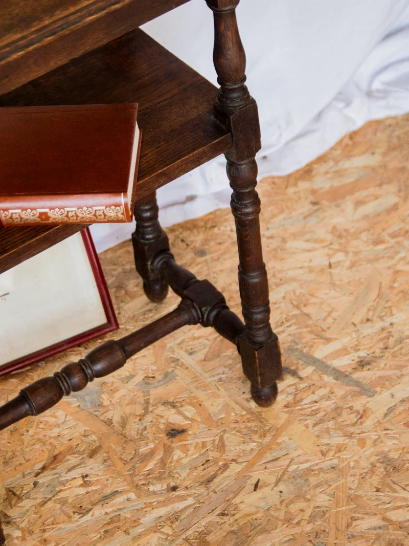 Francine, la table d'appoint en bois N°792