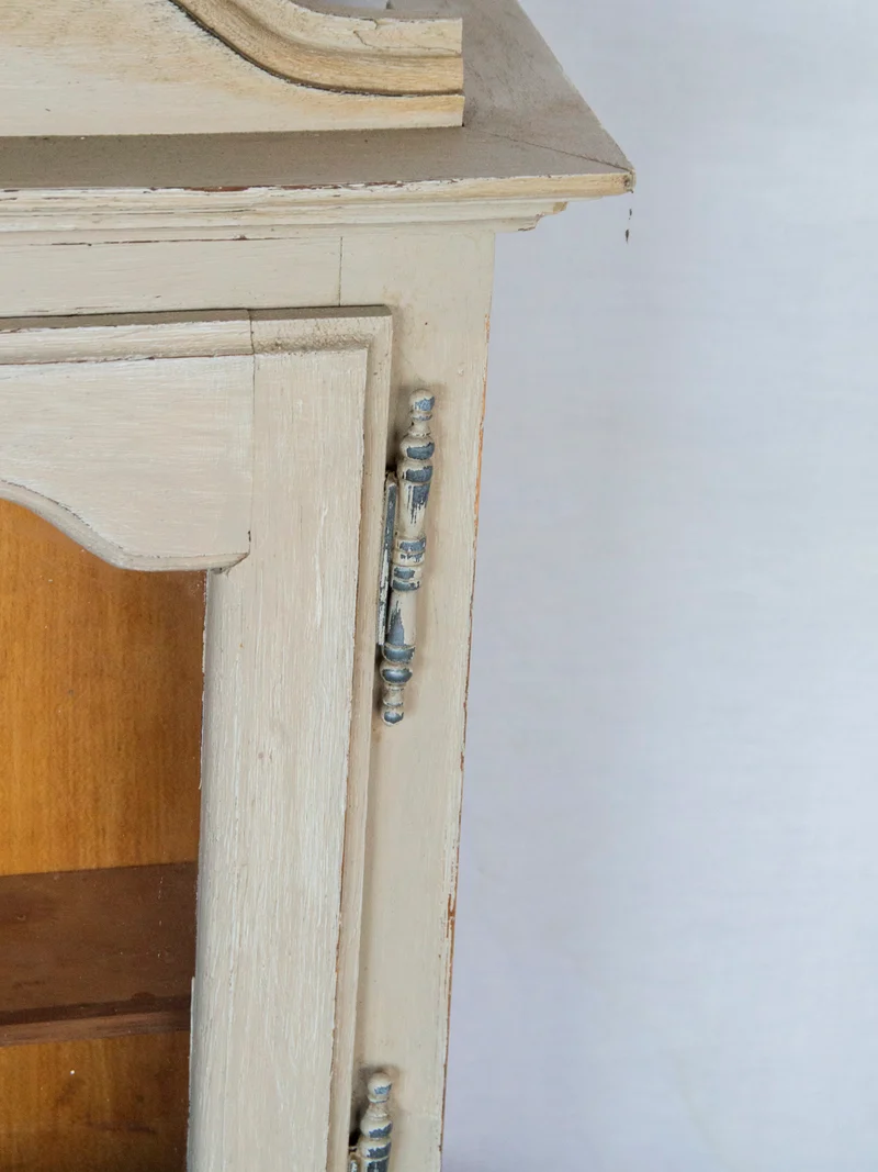 Gaëlle, la petite étagère vitrée à poser N°780