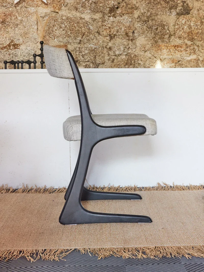 Alma, la paire de chaises Baumann N°1384
