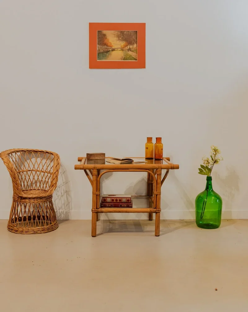 Francine, la table d'appoint en rotin et verre N°860