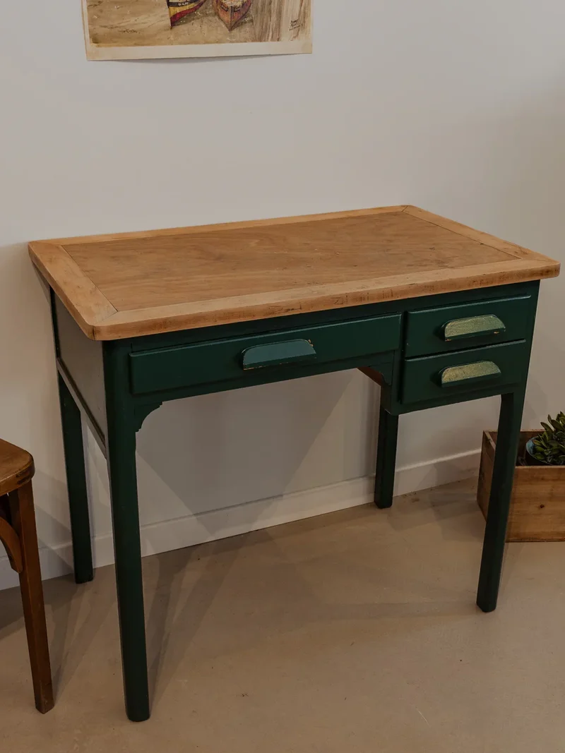 Edouard, le bureau enfant en bois vert sapin N°665