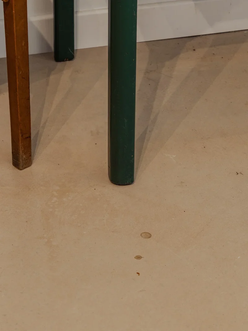 Edouard, le bureau enfant en bois vert sapin N°665