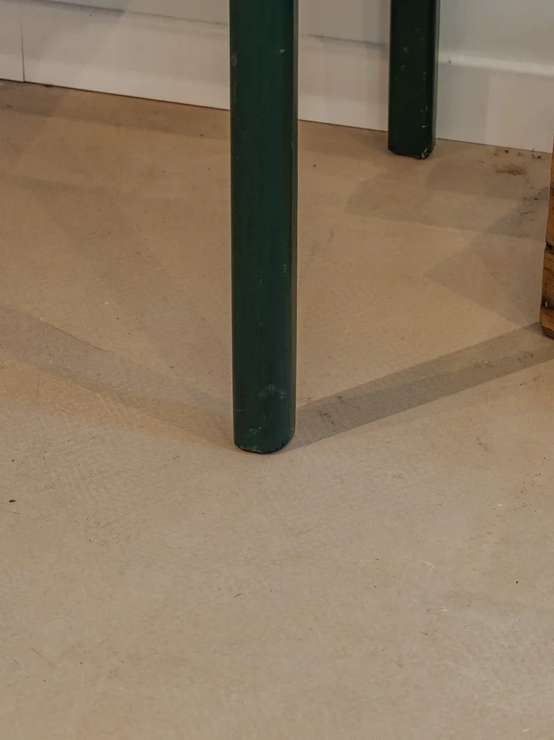 Edouard, le bureau enfant en bois vert sapin N°665