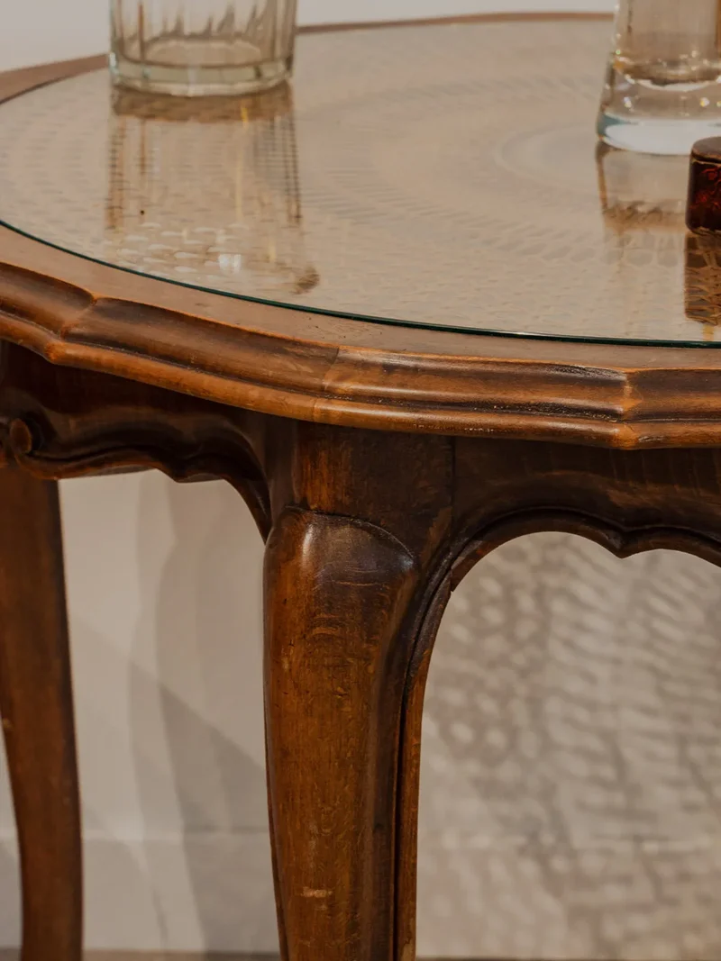 Francine, la table d'appoint en bois et verre N°859