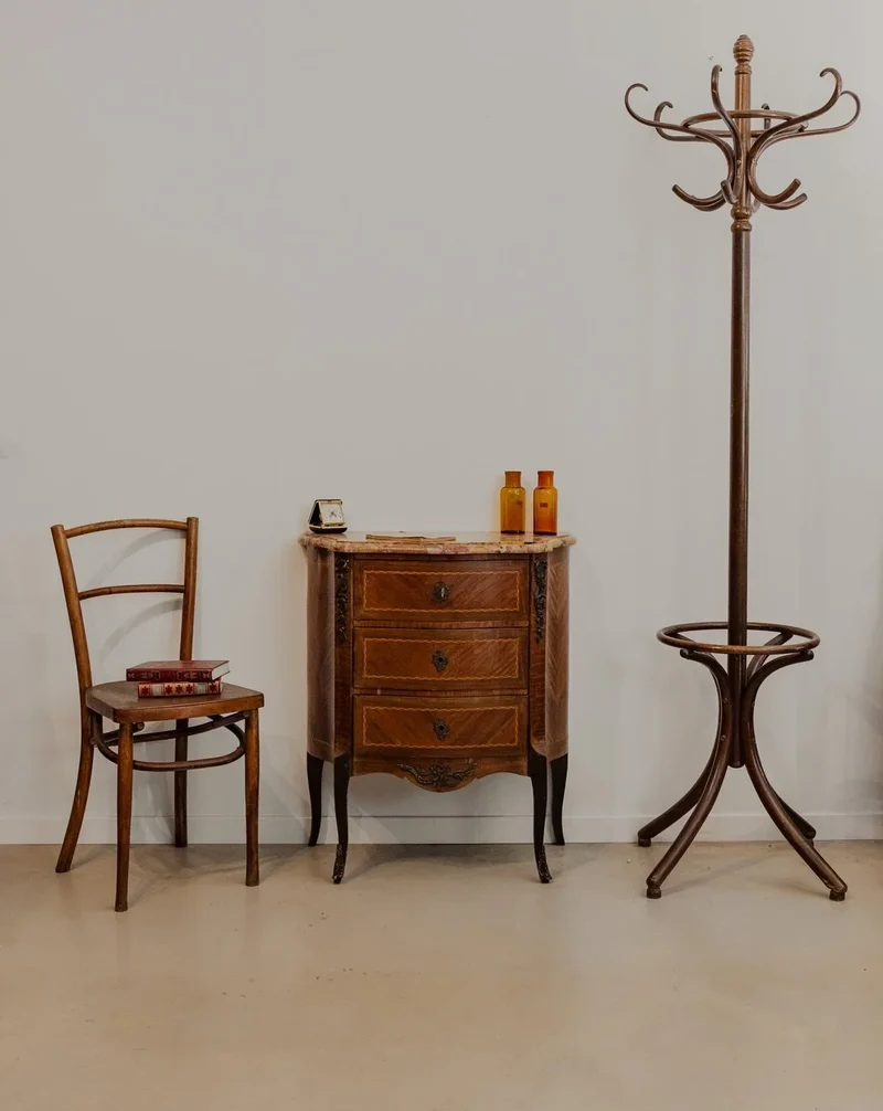 Francine, la table d'appoint en bois et marbre N°863