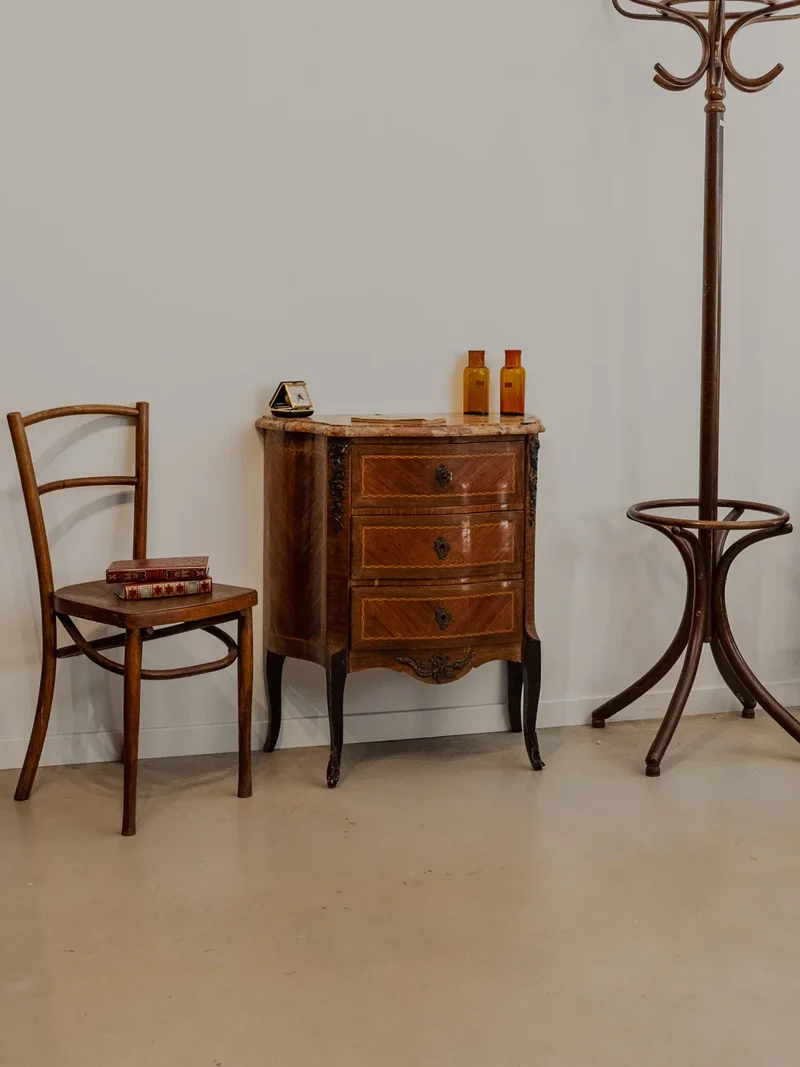 Francine, la table d'appoint en bois et marbre N°863