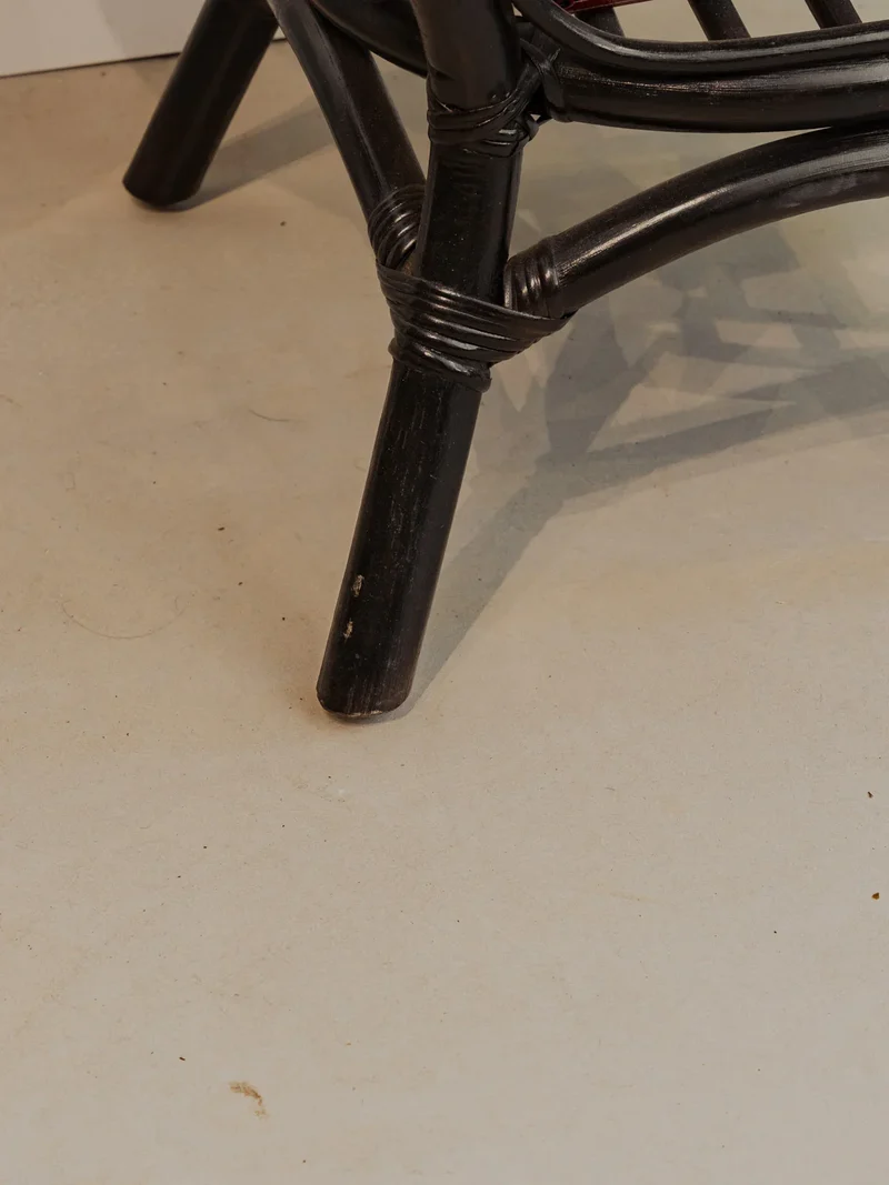 Francine, la table d'appoint en rotin noir N°862