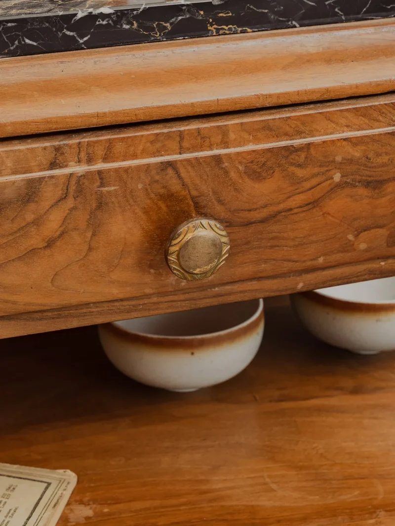 Odile, la table de chevet Art Déco en bois N°1297