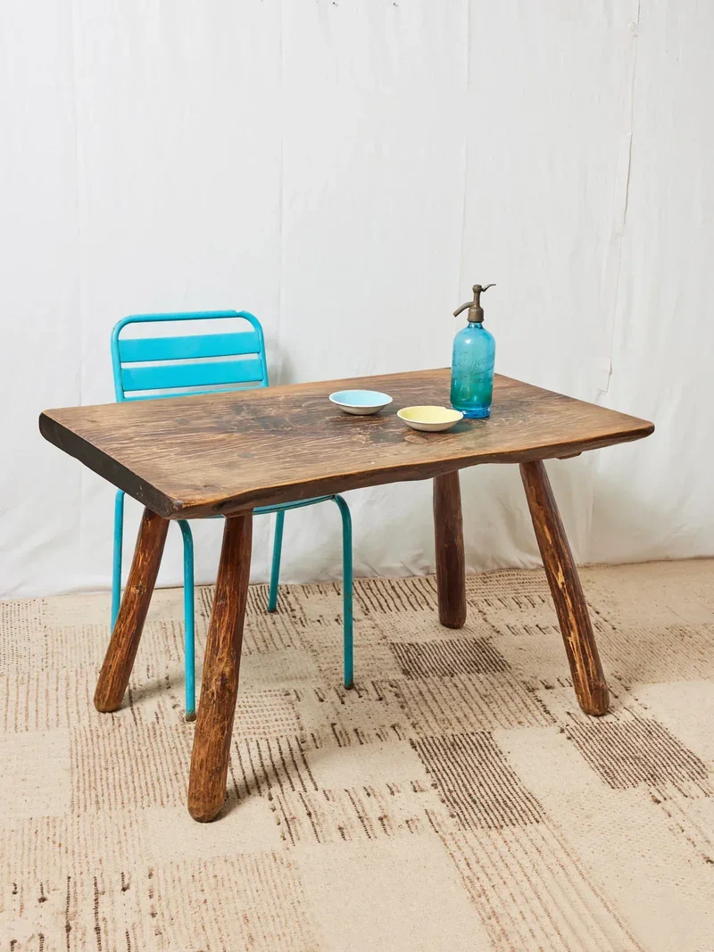 Romy, la table à manger brutaliste en chêne massif N°565