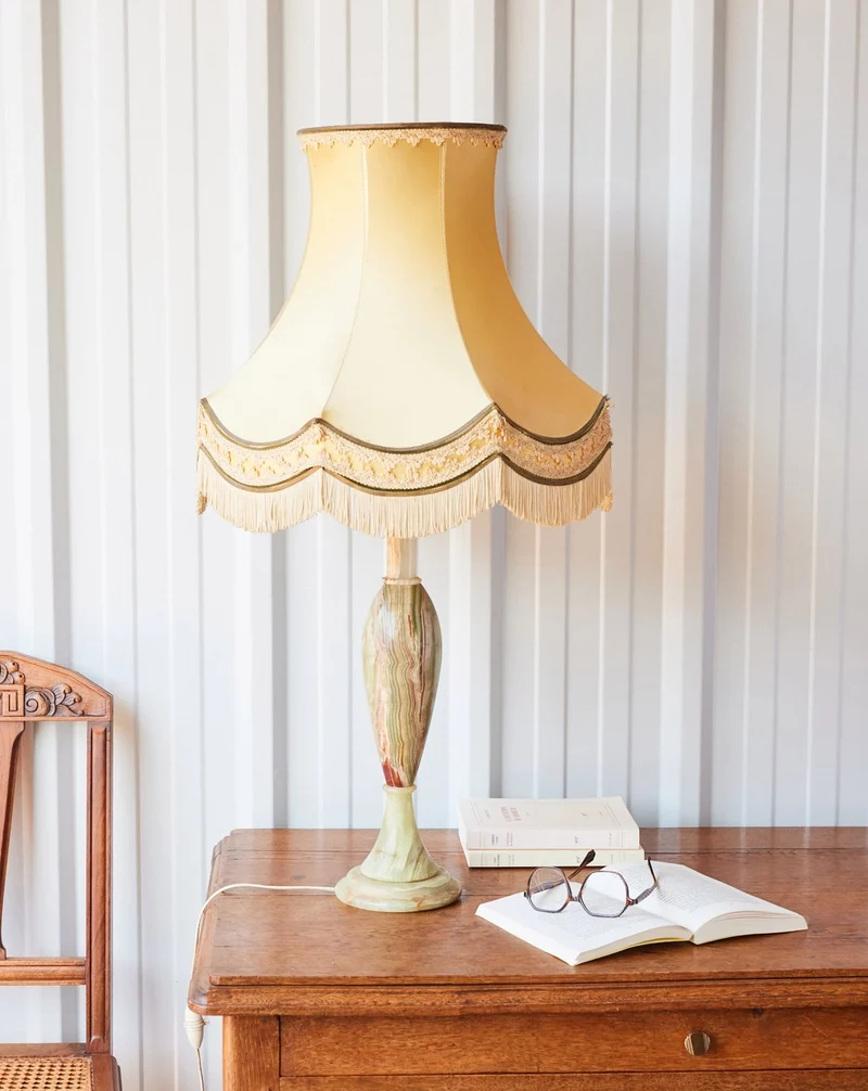 Suzanne, la lampe à poser en onyx N°545