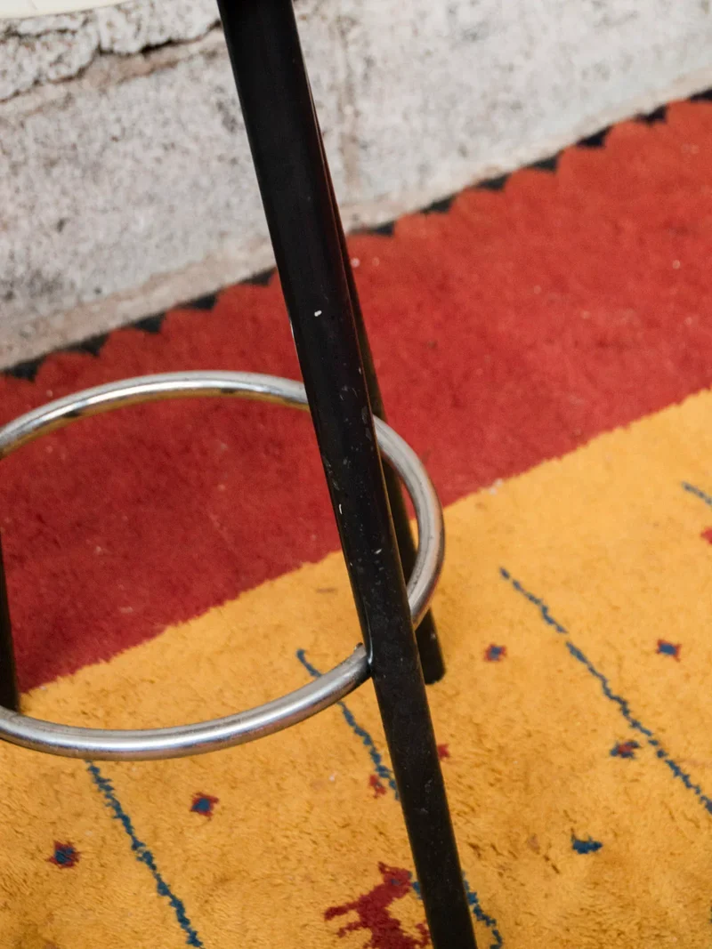 Pierre, la paire de tabouret de bar noirs N°43