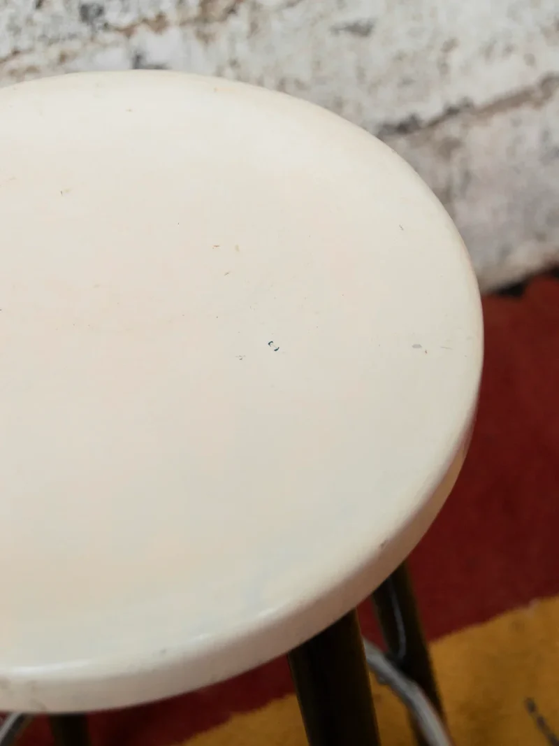 Pierre, la paire de tabouret de bar noirs N°43