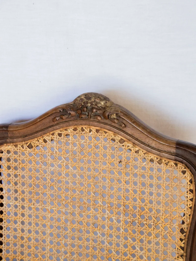 Claude, la chaise en bois et cannage N°1101