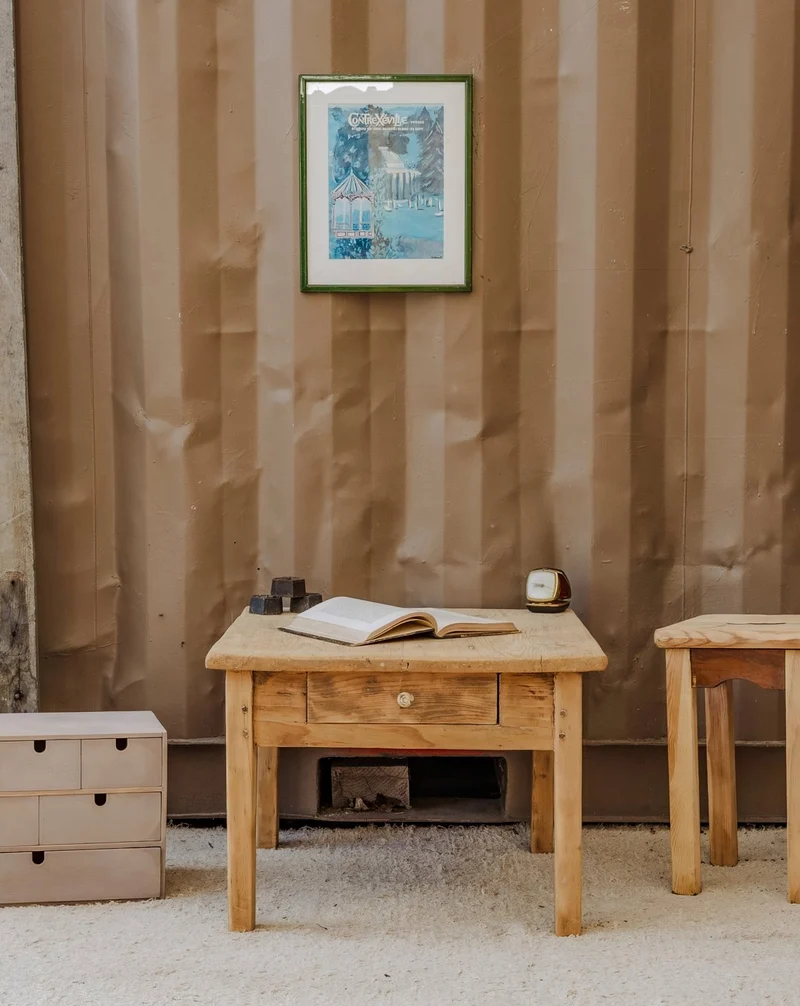 Francine, la table d'appoint en bois N°820
