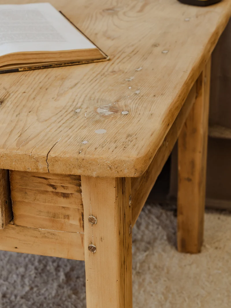 Francine, la table d'appoint en bois N°820