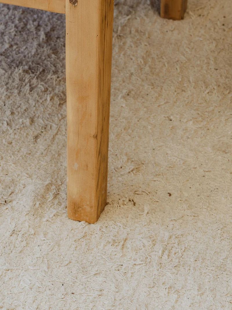 Francine, la table d'appoint en bois N°820