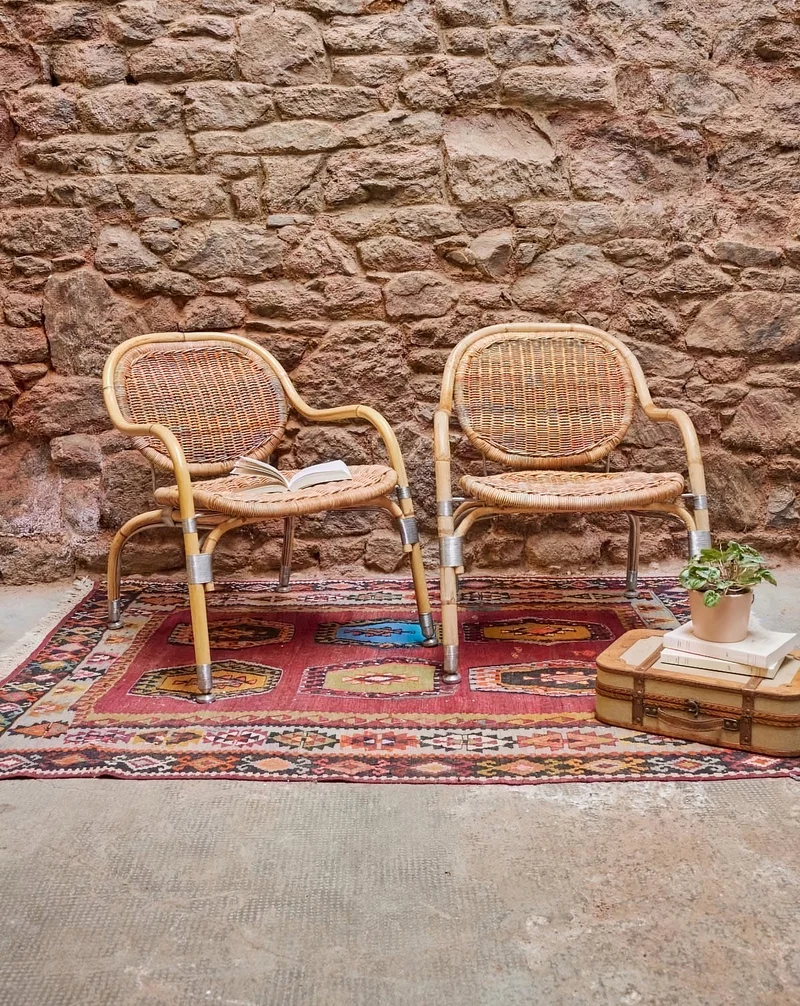 Ernest, la paire de fauteuils en osier N°819
