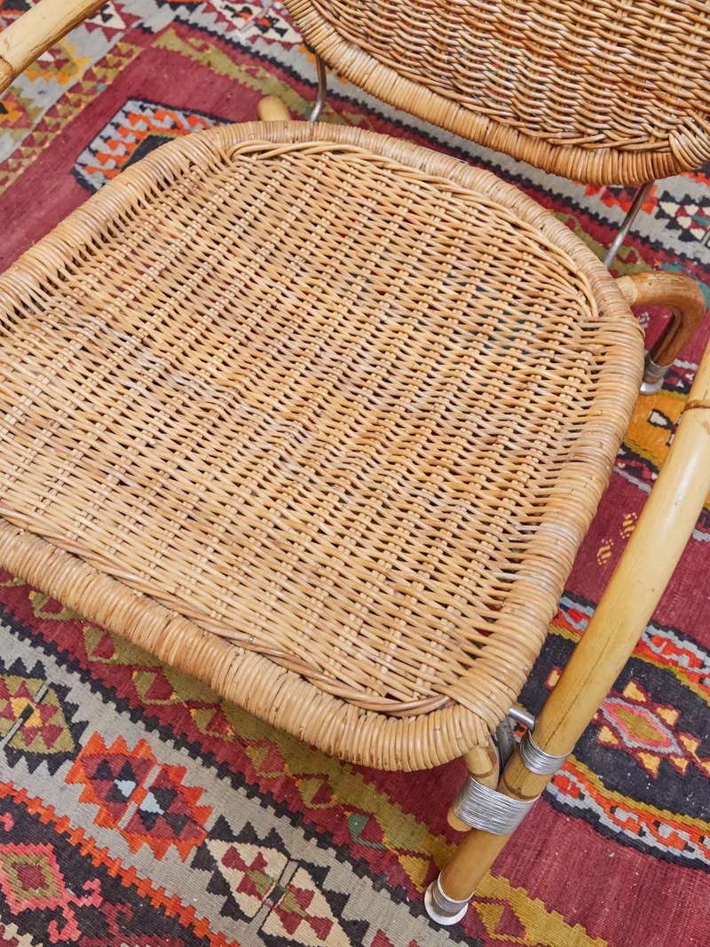 Ernest, la paire de fauteuils en osier N°819