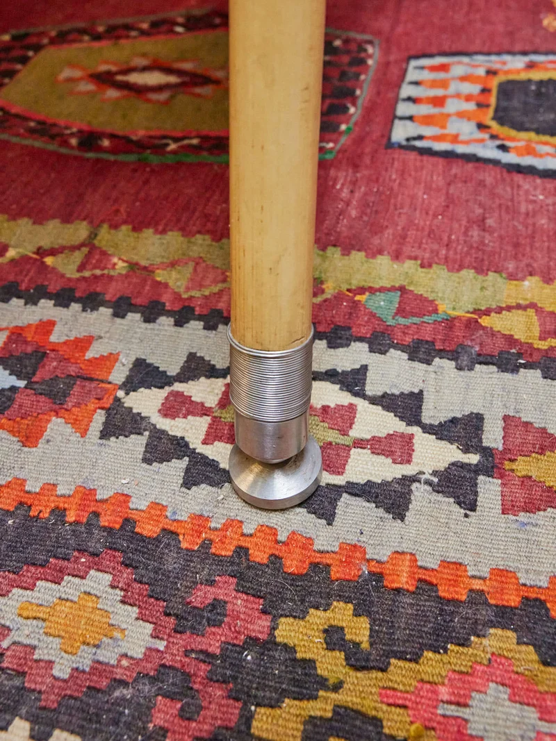 Ernest, la paire de fauteuils en osier N°819