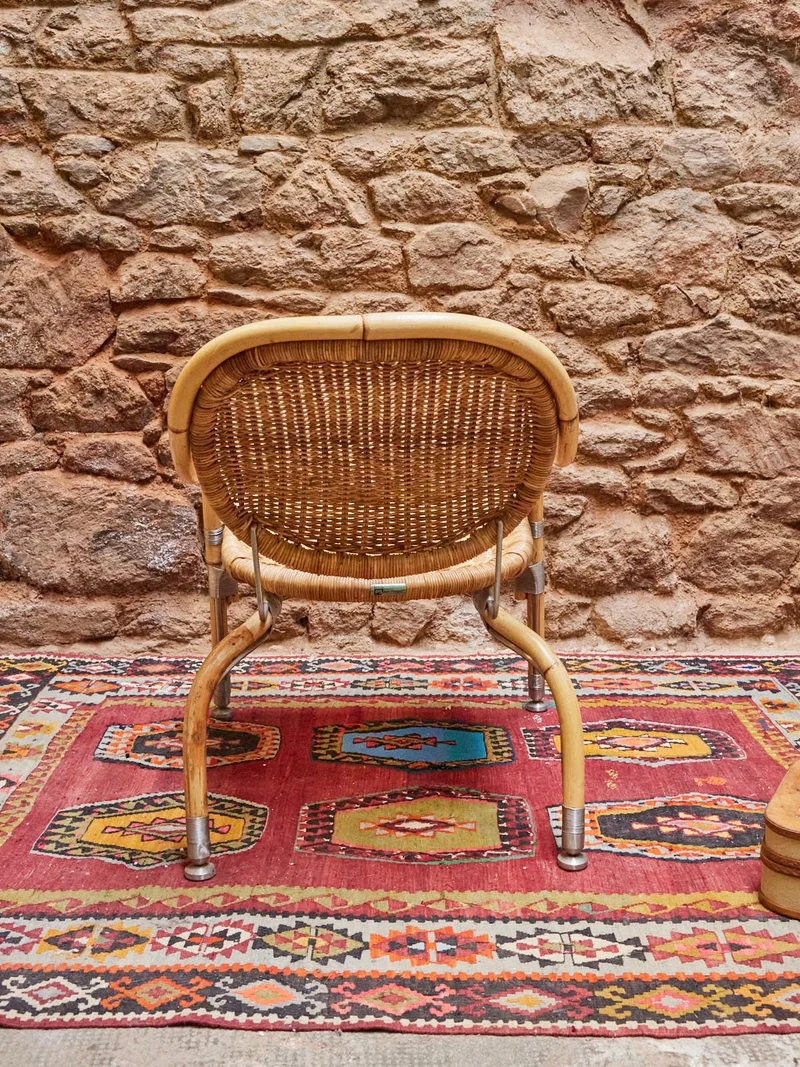 Ernest, la paire de fauteuils en osier N°819