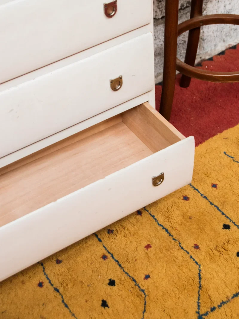 Garance, la grande commode blanche N°535