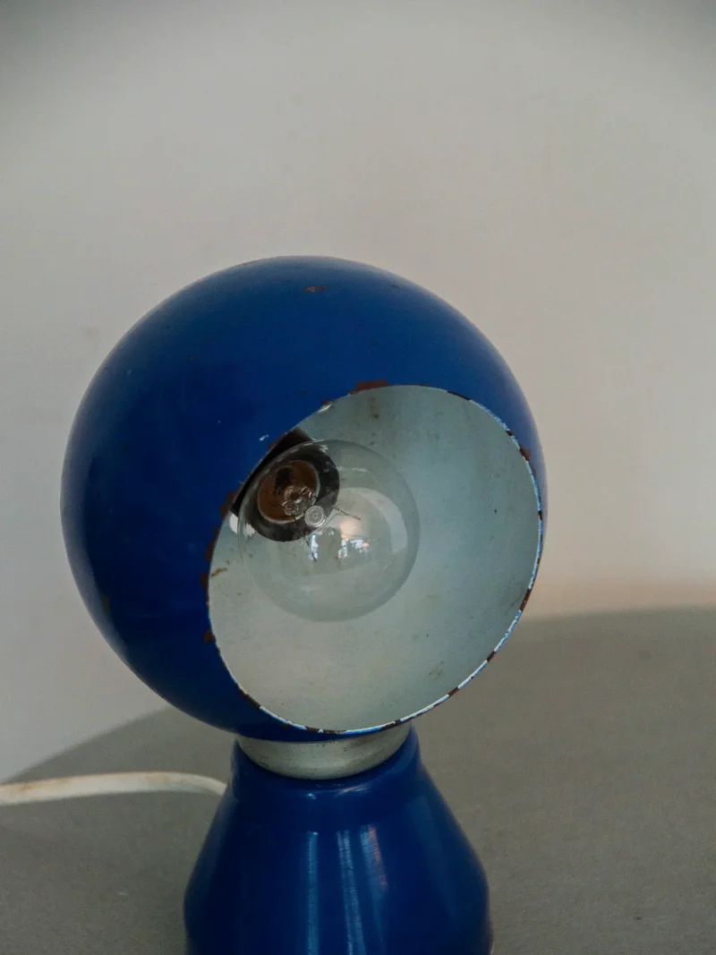 Julia, la lampe en métal bleu foncé N°861