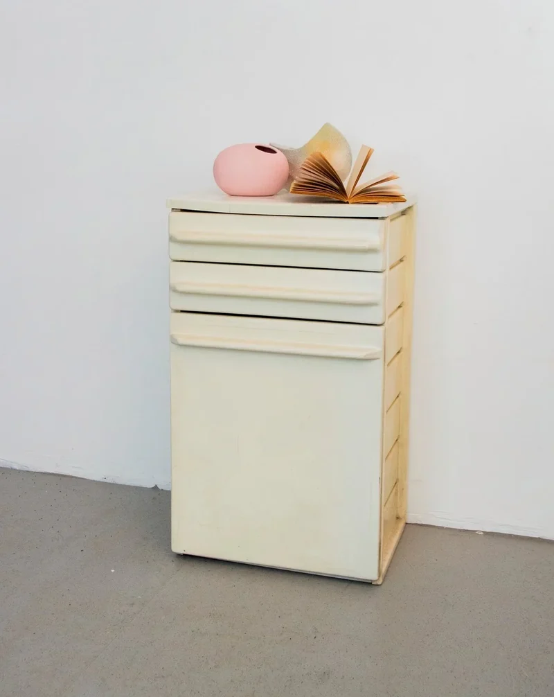 Olga, la commode contemporaine en plastique N°418