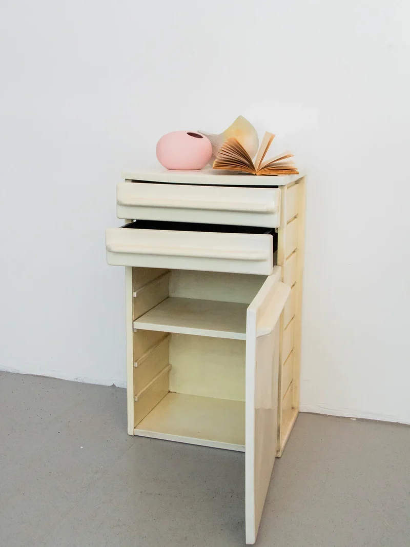 Olga, la commode contemporaine en plastique N°418