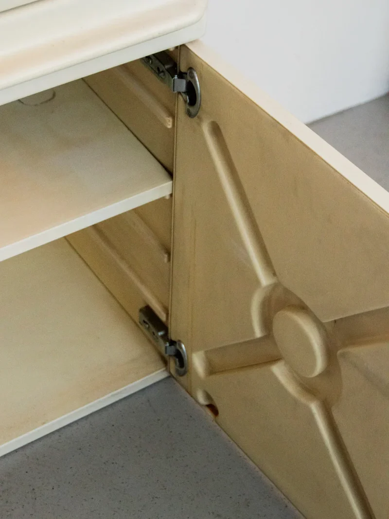 Olga, la commode contemporaine en plastique N°418