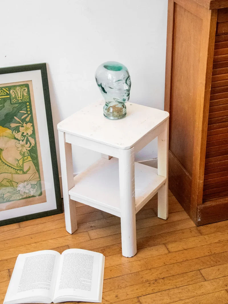 Regis, le tabouret blanc en bois N°910