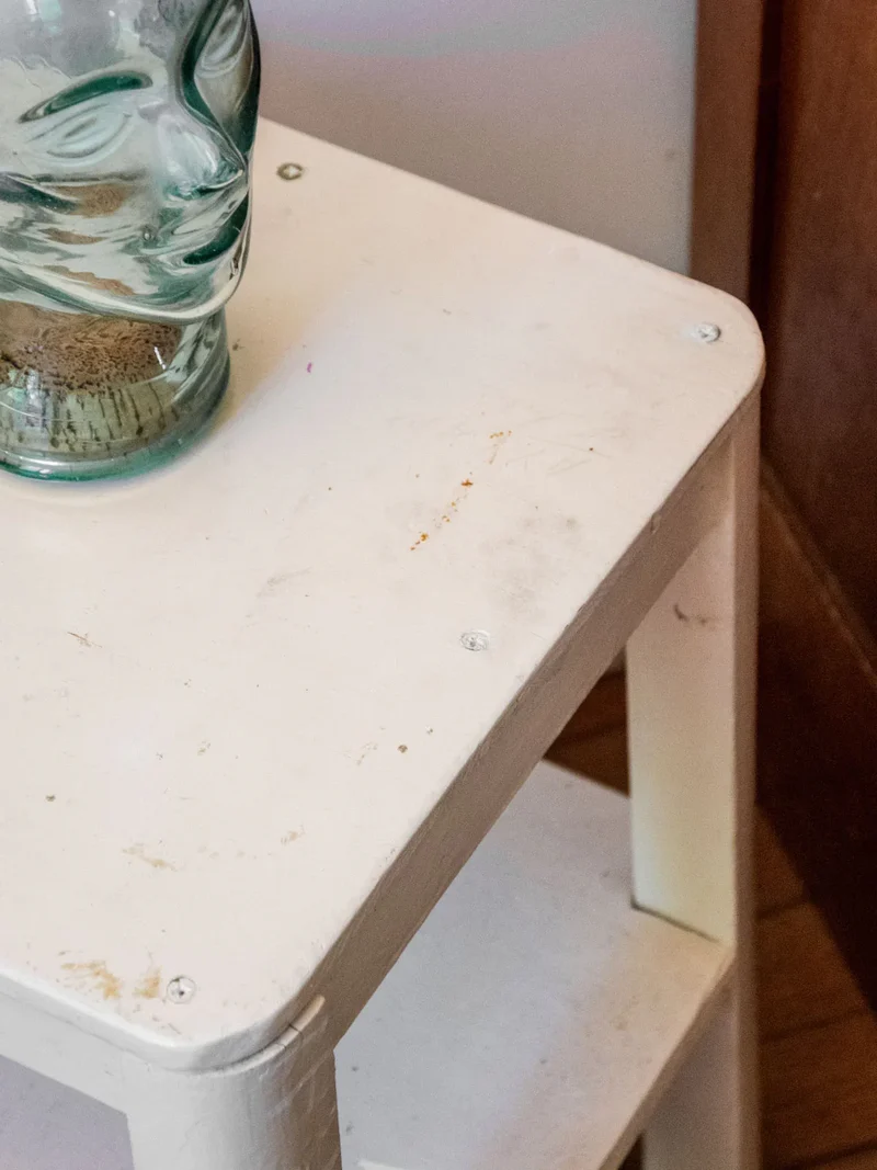 Regis, le tabouret blanc en bois N°910