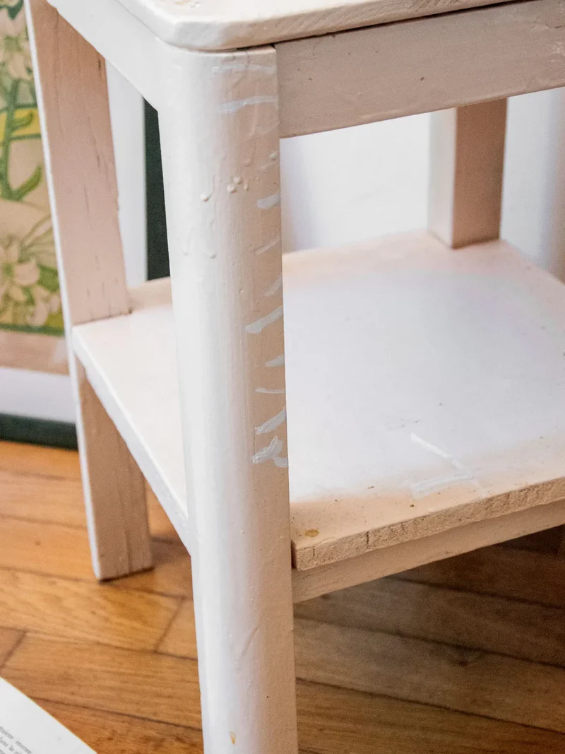 Regis, le tabouret blanc en bois N°910